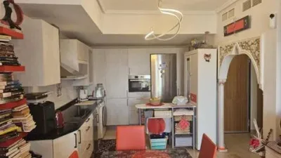 Loft for sale in Terramar Community, Benidorm. Located in Poniente, south-facing. €3,125/m². Opposite the Intempo building in Benidorm. Surrounded by green areas and a golf course. 2 bathrooms: 1 WC + 1 shower room. Walk-in closet. Fully equipped kitchen with high-quality Bosch appliances. The kitchen and dining area form a comfortable and cozy loft, complete with a leather sofa bed. Terrace with beautiful exterior views. Fully external apartment with plenty of natural light. Includes parking space. Storage room (2 × 2 m²). Elevator. Air conditioning-heating. 3 outdoor pools. 1 indoor heated pool. Full gym with showers. 4 WCs. 2 tennis-padel courts. Ping-pong table. Walking paths within the complex with benches. Alarm system installed. photo 19