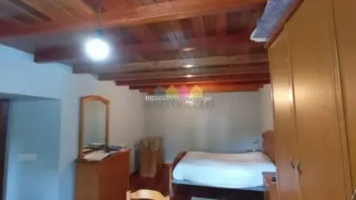 Semi-restored stone townhouse in Mañón photo 15