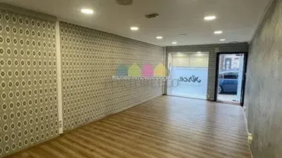 Local comercial en alquiler en Centro - Vista 3
