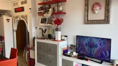 Loft for sale in Terramar Community, Benidorm. Located in Poniente, south-facing. €3,125/m². Opposite the Intempo building in Benidorm. Surrounded by green areas and a golf course. 2 bathrooms: 1 WC + 1 shower room. Walk-in closet. Fully equipped kitchen with high-quality Bosch appliances. The kitchen and dining area form a comfortable and cozy loft, complete with a leather sofa bed. Terrace with beautiful exterior views. Fully external apartment with plenty of natural light. Includes parking space. Storage room (2 × 2 m²). Elevator. Air conditioning-heating. 3 outdoor pools. 1 indoor heated pool. Full gym with showers. 4 WCs. 2 tennis-padel courts. Ping-pong table. Walking paths within the complex with benches. Alarm system installed. photo 26