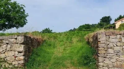 Terreno en venta en Rúa da Robaleira, cerca de Calle del Hermo - Más