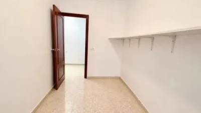 Piso en calle Salgueros photo 18