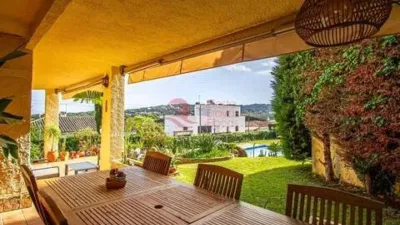 Chalet on Carrer del Priorat photo 11