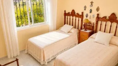 Townhouse in El Paraíso-Atalaya-Benamara photo 17