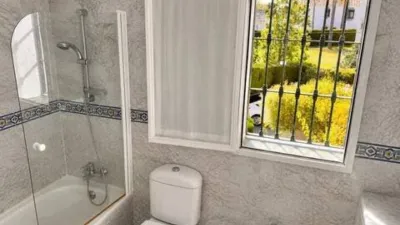Townhouse in El Paraíso-Atalaya-Benamara photo 12