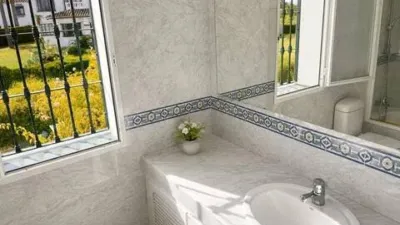 Townhouse in El Paraíso-Atalaya-Benamara photo 13
