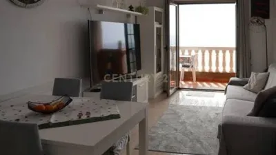 Apartment in Urbanización Llanos Del Poris photo 3