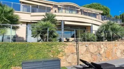 Chalet in Canyelles photo 3