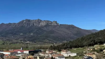 Rustic house in La Vall d'en Bas photo 10