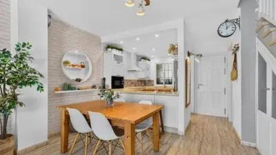 Flat on Clavel Street photo 8