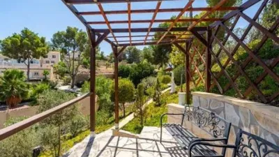 Chalet on Pintor Murillo Street photo 2