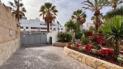 Apartment on Calle Victor Zurita Soler photo 14