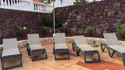 Apartment on Calle Victor Zurita Soler photo 9