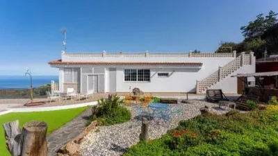 Chalet on Calle del Campo Santo S-N photo 2