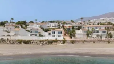 Chalet on Calle del Azahar photo 2