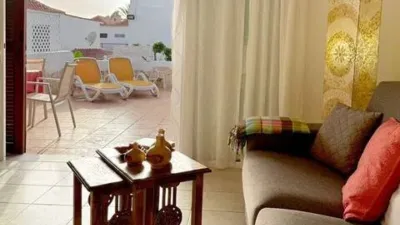 Apartment on Calle Victor Zurita Soler photo 24