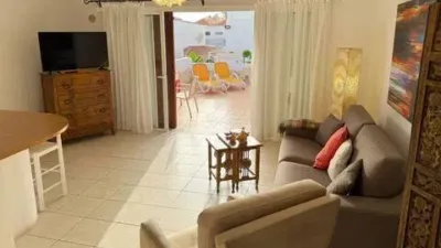 Apartment on Calle Victor Zurita Soler photo 22