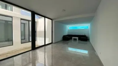Chalet on Carrer Londres photo 24
