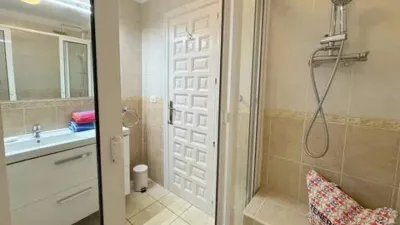 Apartment on Calle Victor Zurita Soler photo 19
