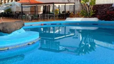 Apartment on Calle Victor Zurita Soler photo 4