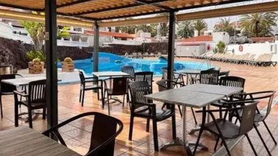 Apartment on Calle Victor Zurita Soler photo 11