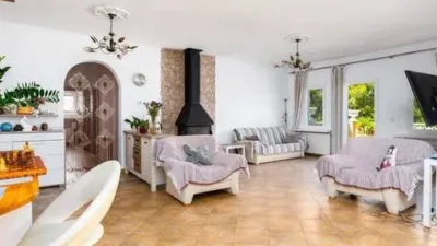 Chalet on Pintor Murillo Street photo 19