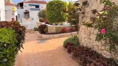Apartment on Calle Victor Zurita Soler photo 12