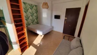 Apartment on Alhamar Street