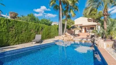 Chalet in Cala Advocat-Baladrar photo 4
