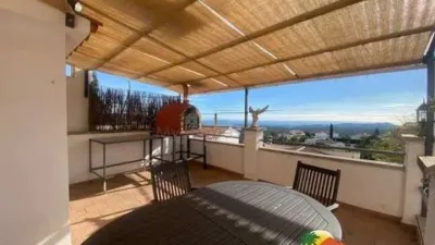 Chalet on Carrer del Montsia photo 6