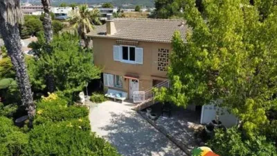 Chalet on Carrer de Maria Fortuny photo 2