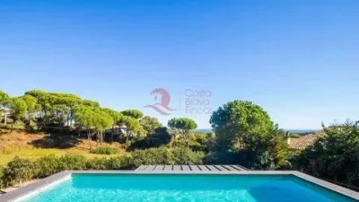 Chalet on Carrer de les Oliveres photo 3