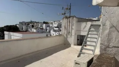 Rustic house on Juan Relinque Street photo 19