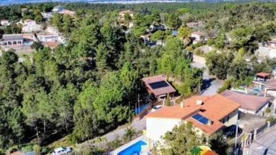 Chalet on Carrer del Clavell photo 2