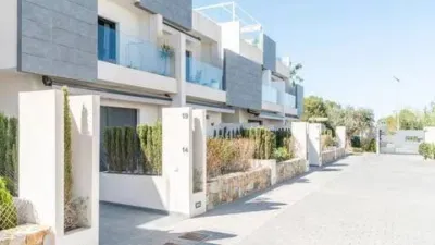 Chalet in Los Balcones-Los Altos-Punta Prima photo 2