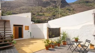 House on Avenida Tome Cano photo 3