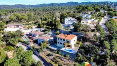 Chalet on Carrer del Clavell photo 37