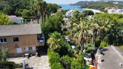 Chalet on Carrer de Maria Fortuny photo 28