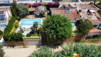 Chalet on Carrer de Bèlgica photo 38