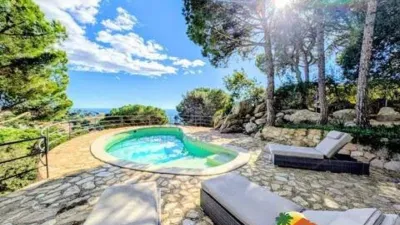 Chalet in Passatge dels Gessamins photo 2