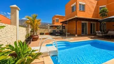 Chalet on Avenida de San Francisco photo 9