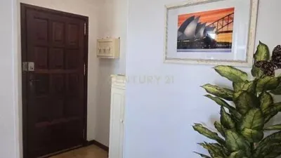 Apartment on Avenida del Arquitecto Gómez Cuesta photo 6