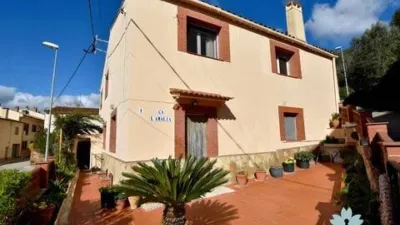 Chalet in Torrelles de Llobregat photo 2