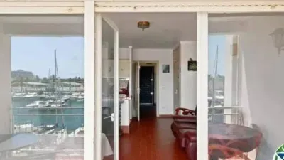 Apartment with cabin and 8 m² terrace for sale in the Nausica building, Port Grec Sector, Empuriabrava. Discover this bright apartment with a cabin located in one of the most attractive areas of Empuriabrava, offering spectacular views of the main canal. The property features an open kitchen integrated into a spacious living-dining room, creating a comfortable and functional space with direct access to a magnificent terrace where you can enjoy privileged views and pleasant outdoor moments. It also includes a full bathroom and a practical cabin that provides additional space with multiple usage possibilities. The property requires renovation, making it an excellent opportunity to customize it to your taste and increase its value, whether as a holiday home, investment, or primary residence. Don’t miss this chance. Visit it and discover all the potential this unique property in Empuriabrava has to offer. Location: PORT GREC Street, Empuriabrava. AICAT registration number: 8606. ITP: Current type applies. Notary and registry fees according to tariff. photo 6