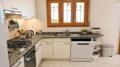Chalet on Carrer de Pau Vila photo 6