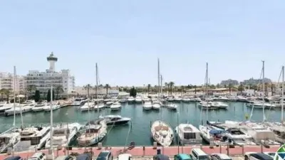 Apartment with cabin and 8 m² terrace for sale in the Nausica building, Port Grec Sector, Empuriabrava. Discover this bright apartment with a cabin located in one of the most attractive areas of Empuriabrava, offering spectacular views of the main canal. The property features an open kitchen integrated into a spacious living-dining room, creating a comfortable and functional space with direct access to a magnificent terrace where you can enjoy privileged views and pleasant outdoor moments. It also includes a full bathroom and a practical cabin that provides additional space with multiple usage possibilities. The property requires renovation, making it an excellent opportunity to customize it to your taste and increase its value, whether as a holiday home, investment, or primary residence. Don’t miss this chance. Visit it and discover all the potential this unique property in Empuriabrava has to offer. Location: PORT GREC Street, Empuriabrava. AICAT registration number: 8606. ITP: Current type applies. Notary and registry fees according to tariff. photo 8