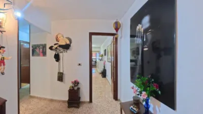 Flat on Calle de Amadeo de Saboya photo 3