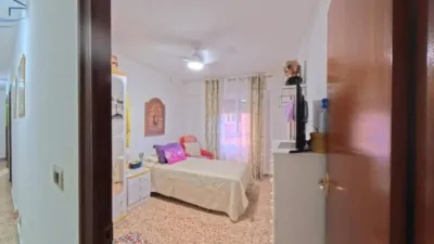 Flat on Calle de Amadeo de Saboya photo 18