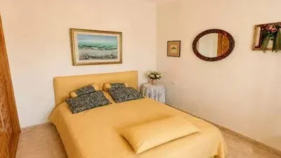 Chalet on Carrer de Pau Vila photo 14