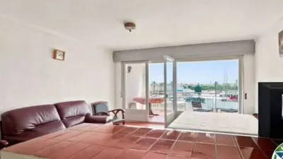 Apartment with cabin and 8 m² terrace for sale in the Nausica building, Port Grec Sector, Empuriabrava. Discover this bright apartment with a cabin located in one of the most attractive areas of Empuriabrava, offering spectacular views of the main canal. The property features an open kitchen integrated into a spacious living-dining room, creating a comfortable and functional space with direct access to a magnificent terrace where you can enjoy privileged views and pleasant outdoor moments. It also includes a full bathroom and a practical cabin that provides additional space with multiple usage possibilities. The property requires renovation, making it an excellent opportunity to customize it to your taste and increase its value, whether as a holiday home, investment, or primary residence. Don’t miss this chance. Visit it and discover all the potential this unique property in Empuriabrava has to offer. Location: PORT GREC Street, Empuriabrava. AICAT registration number: 8606. ITP: Current type applies. Notary and registry fees according to tariff. photo 17